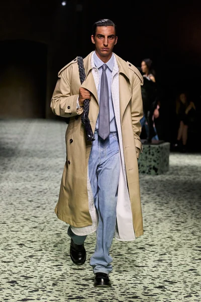 Look 80